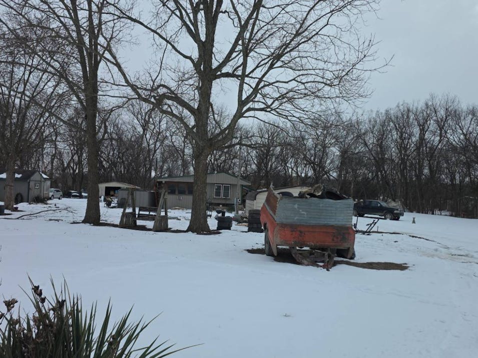 1 Walleye Dr Mound City, KS 66056, Linn County