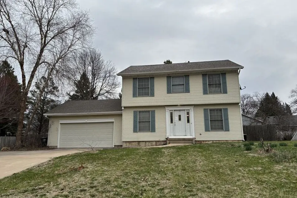 1720 E Rusholme St Davenport, IA 52803, Scott County