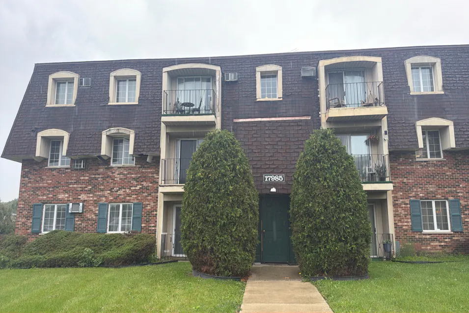 17985 Huntleigh Ct, Unit 203 Country Club Hills, IL 60478, Cook County