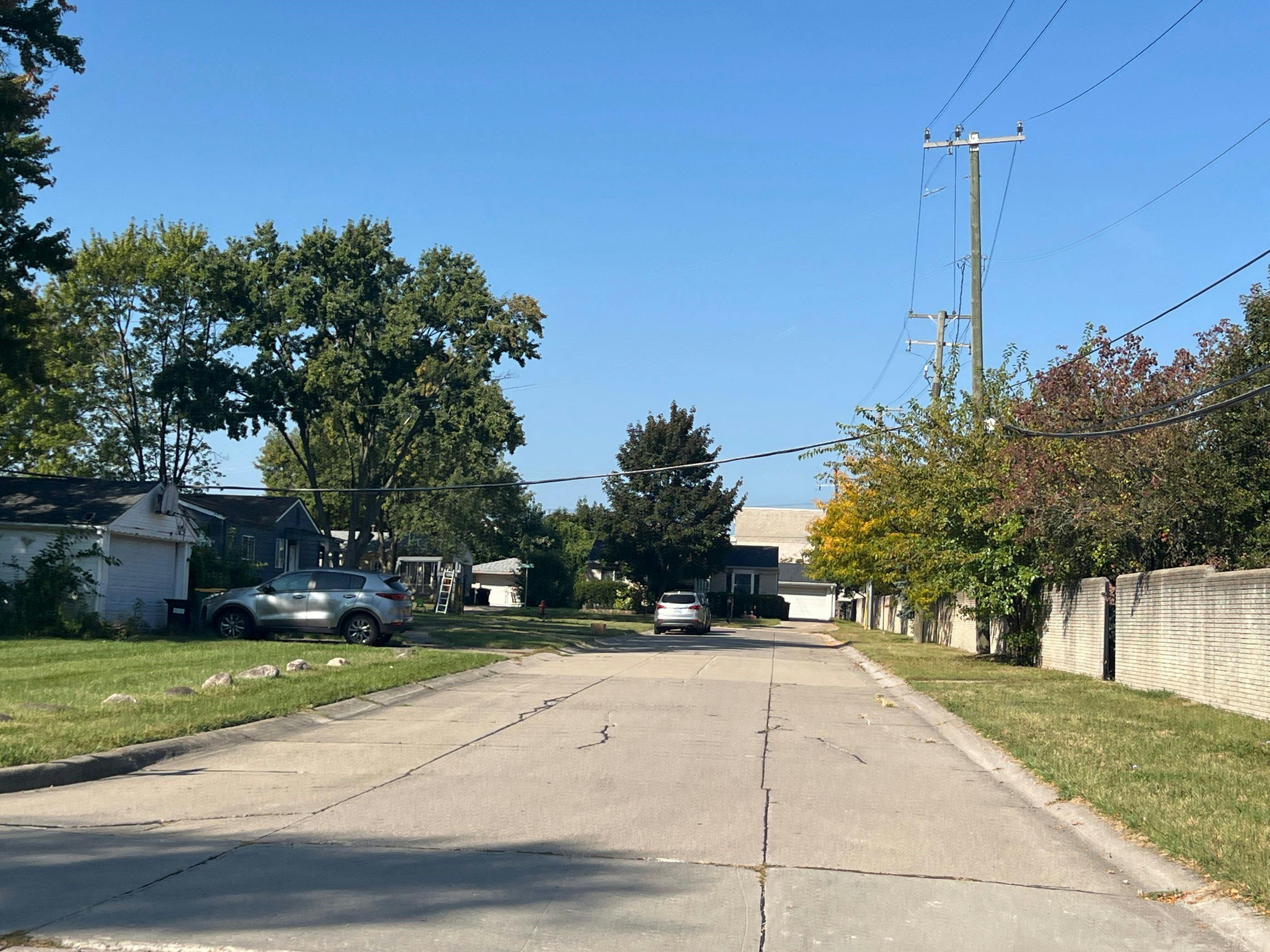 Colgate St, Farmington Hills, MI 48336
