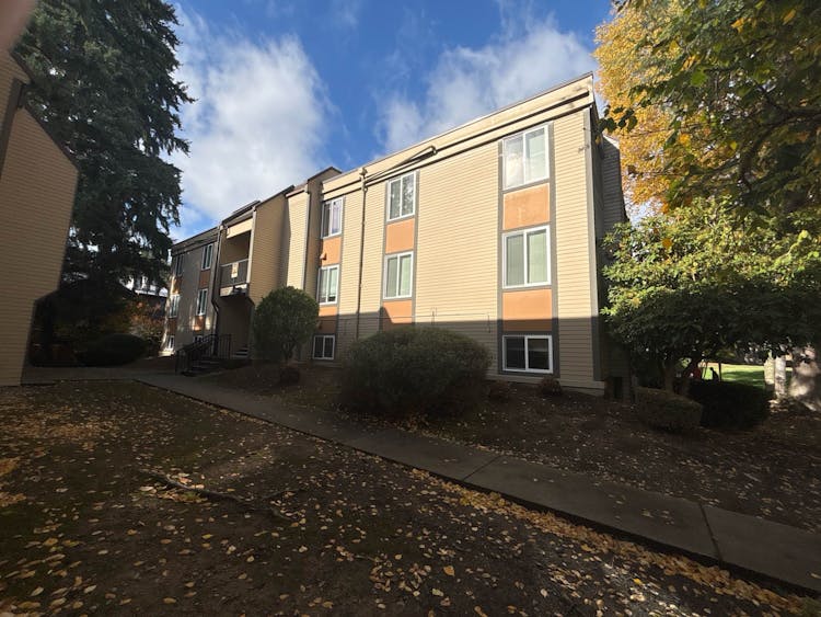 14605 NE 34th St Apt H11 Bellevue, WA 98007, King County