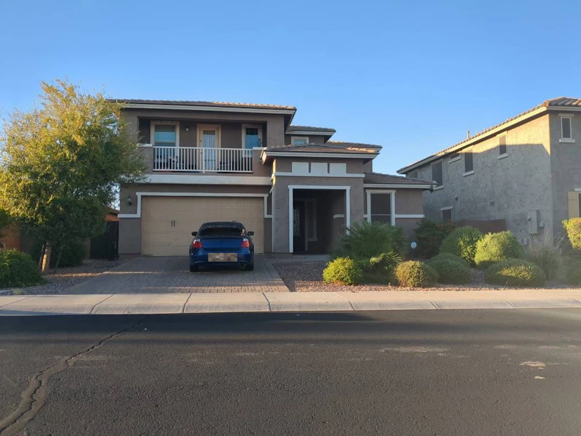 2447 E Hazeltine Way