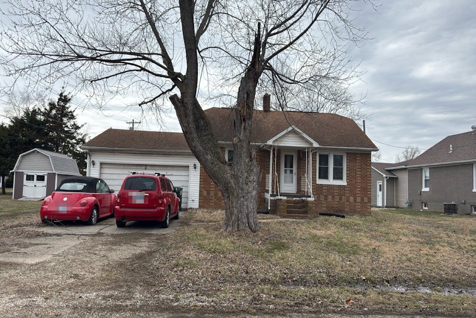 406 N 7th St Altamont, IL 62411, Effingham County