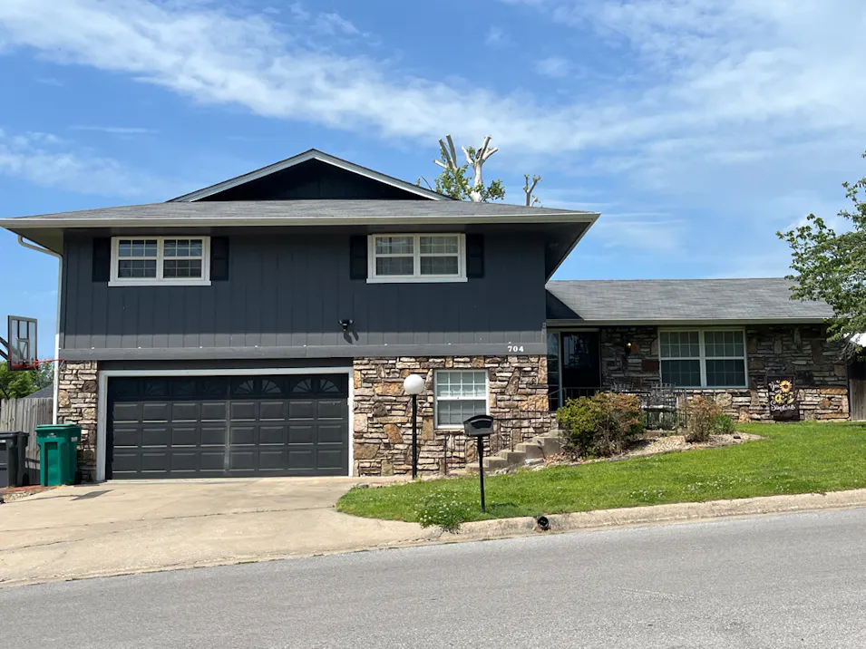 704 North Creekwood Road Rogers, AR 72756, Benton County