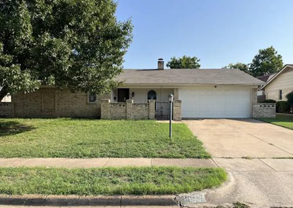 1413 Lamplighter Ln Fort Worth, TX 76134, Tarrant County