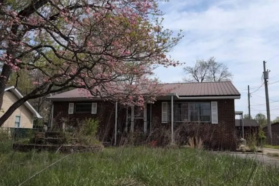 110 Vann Dr. Harriman, TN 37748, Roane County