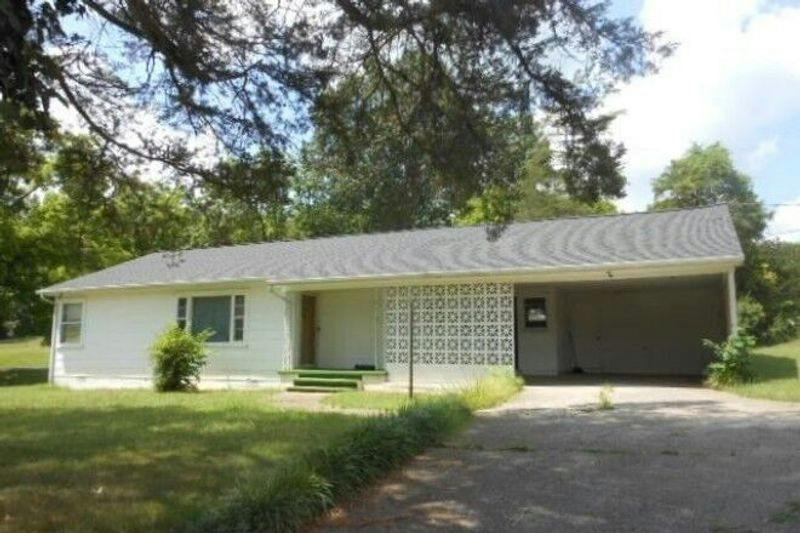 Highway 61 , Luttrell, TN 37779