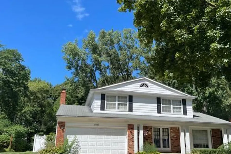 6661 Emerald Lake Dr Troy, MI 48085, Oakland County