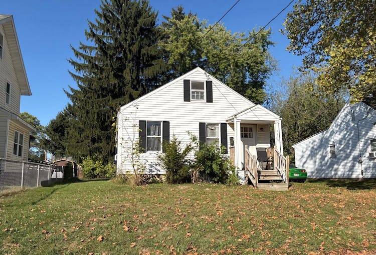 2615 Gilbert Avenue Northeast Canton, OH 44705, Stark County