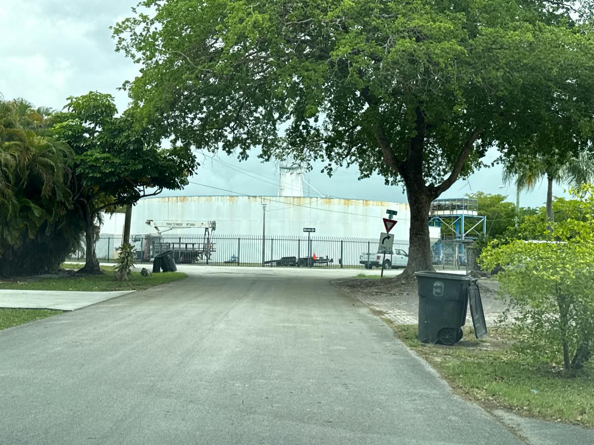 121st St, North Miami, FL 33168