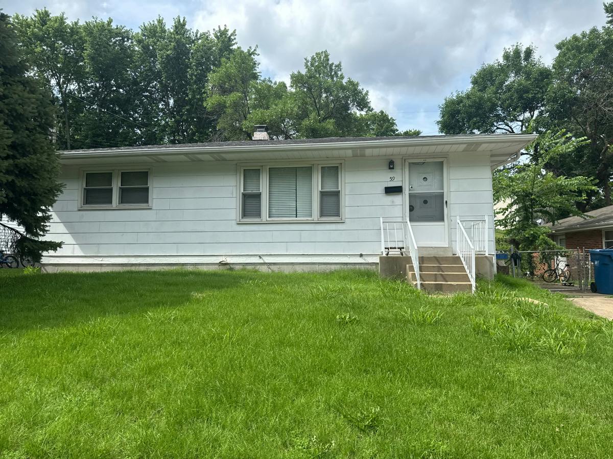 Woodlawn Dr, Saint Charles, MO 63301