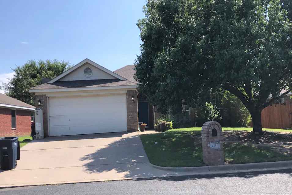 207 Sweetwater Dr Weatherford, TX 76086, Parker County