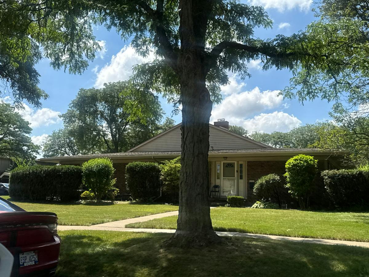 Kinyon St, Taylor, MI 48180