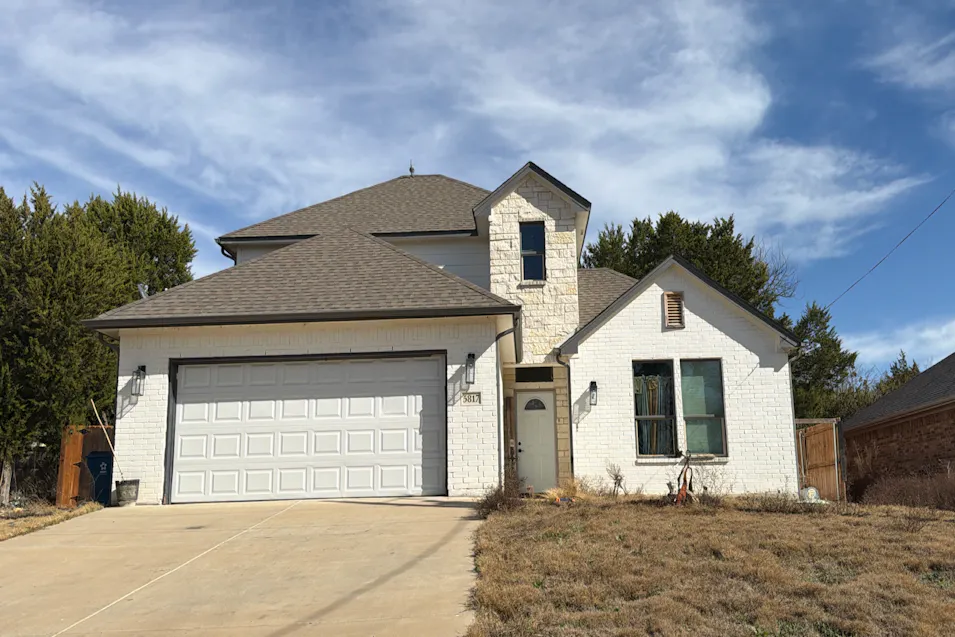 5817 Stonegate Circle Granbury, TX 76048, Hood County