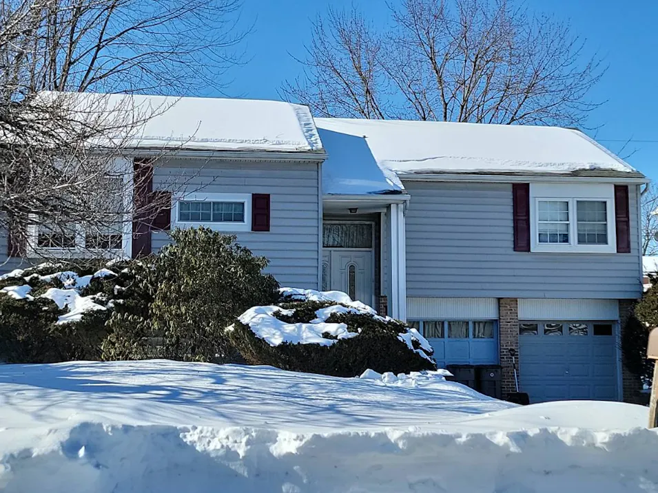 104 Hartline Dr Reading, PA 19606, Berks County