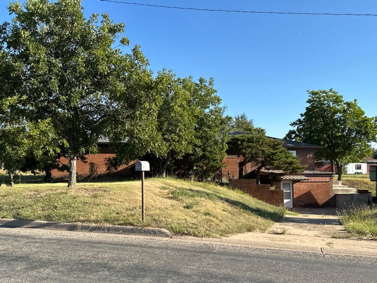 1200 East Harvester Ave Pampa, TX 79065, Gray County