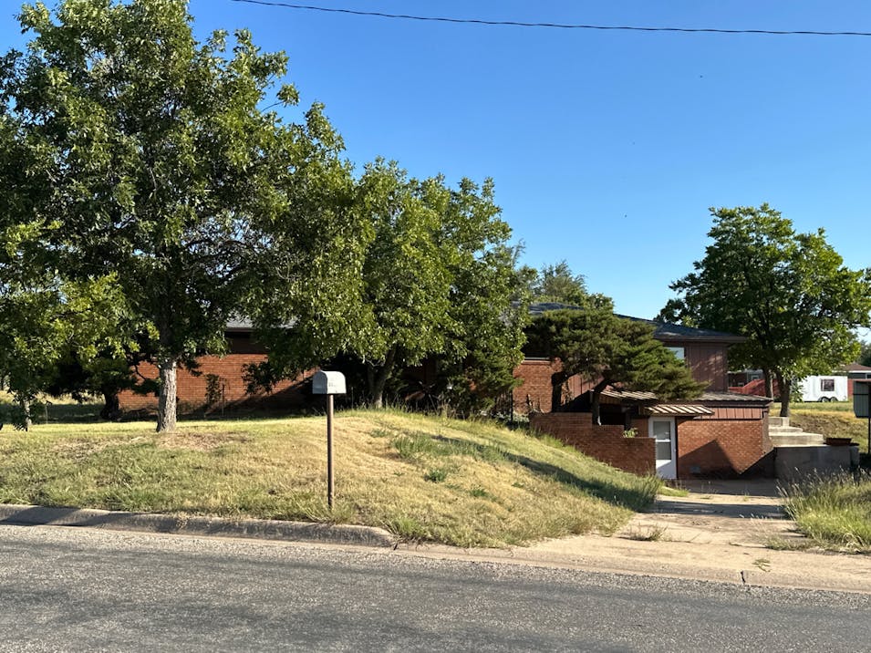 1200 East Harvester Ave Pampa, TX 79065, Gray County