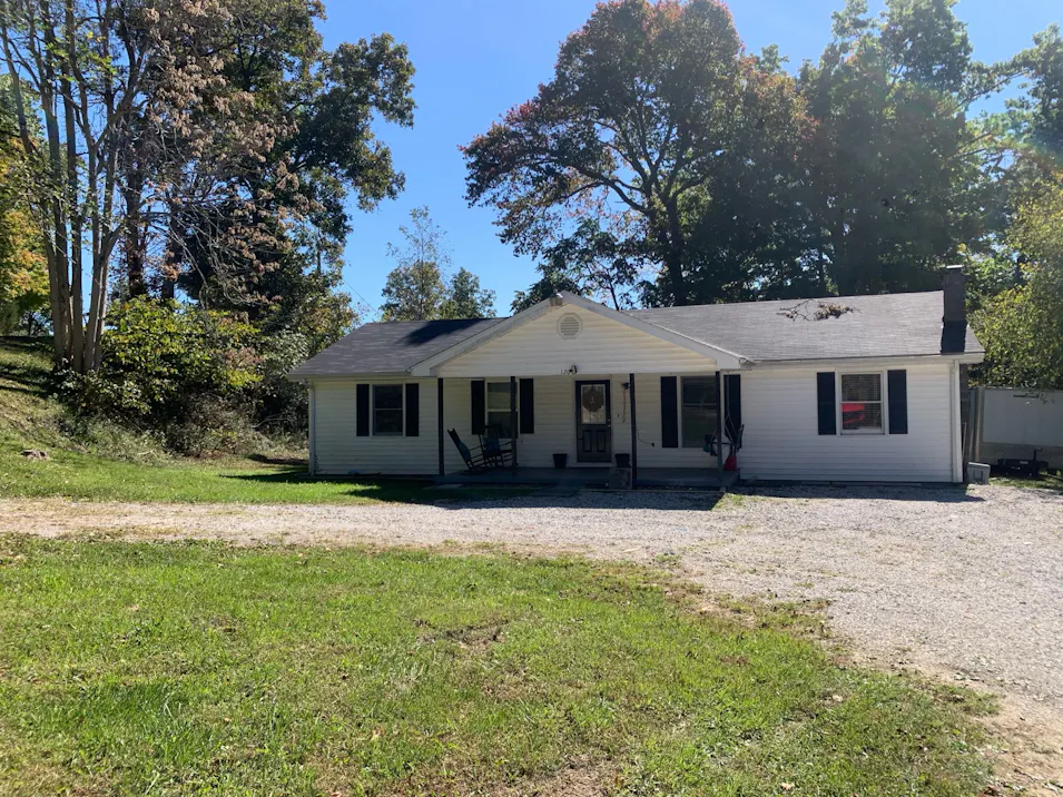 1676 Hwy 3447 McKee, KY 40447, Jackson County