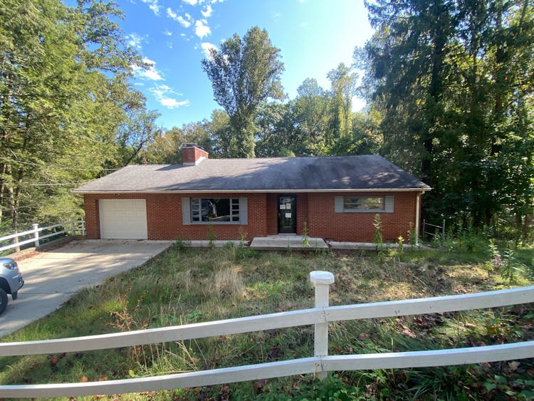 1323 Dorsey Rd Charleston, WV 25314, Kanawha County