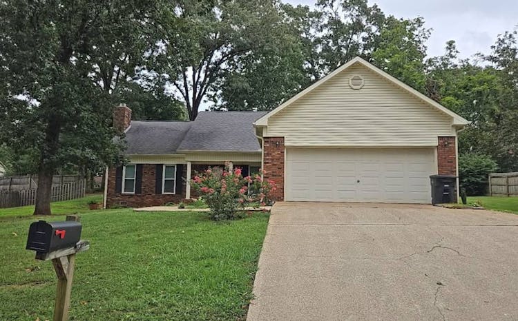 115 Shelley Lane Florence, AL 35633, Lauderdale County