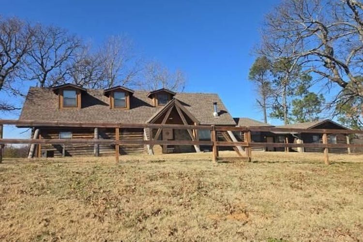 8268 E 122 Wetumka, OK 74883, Hughes County