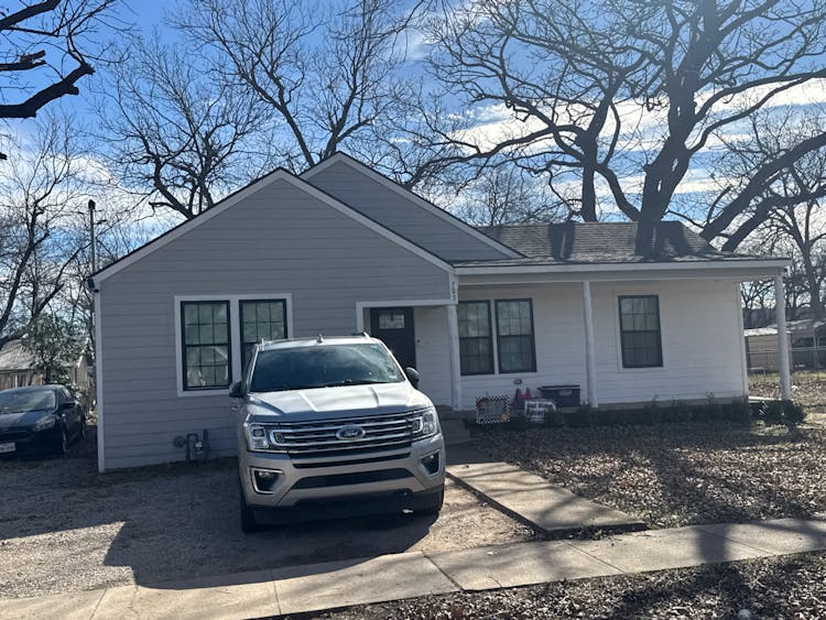 703 W Milam St Ennis, TX 75119, Ellis County