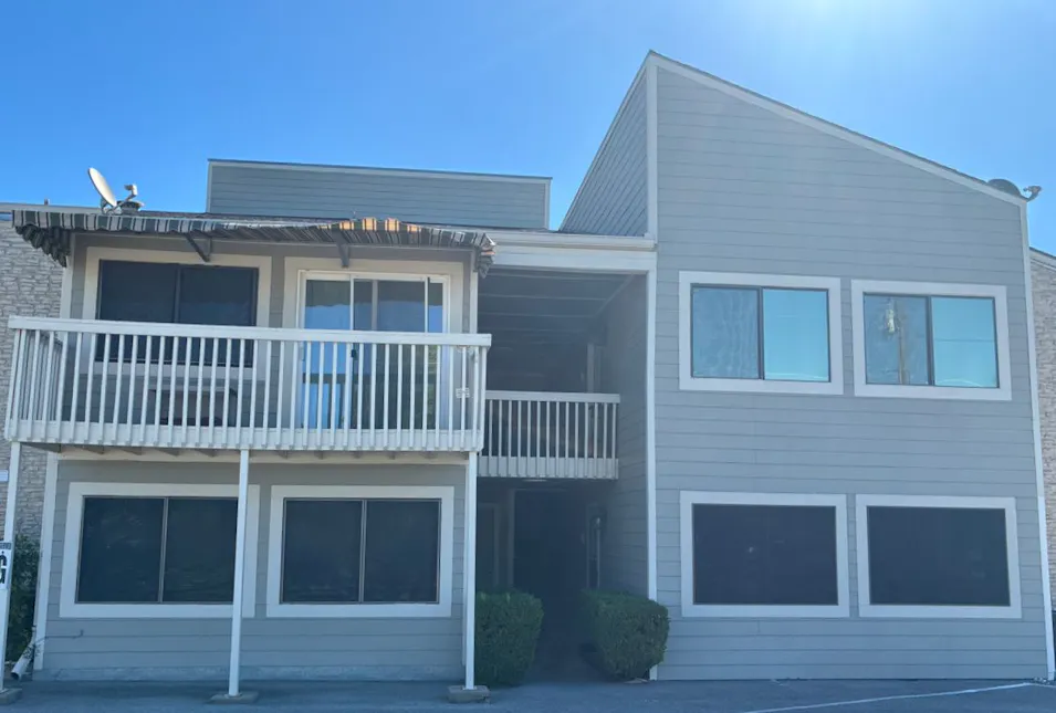 5801 Thunderbird St Unit No. 21 Bldg B Lago Vista, TX 78645, Travis County