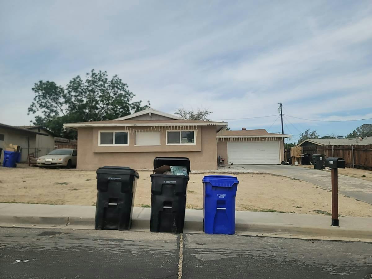 Fresno St, Victorville, CA 92395