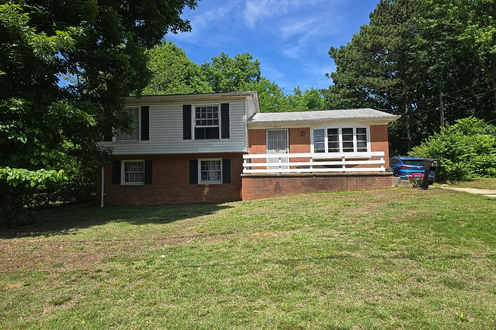 3813 SLAGLE Dr