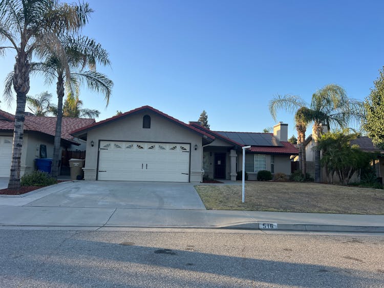 516 Sun Rose Ave Bakersfield, CA 93308, Kern County