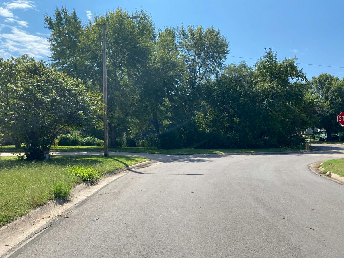 Van Arsdale Ave, Haysville, KS 67060