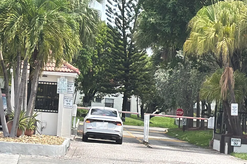 10837 NW 7th St #11-11 Miami, FL 33172, Miami-Dade County