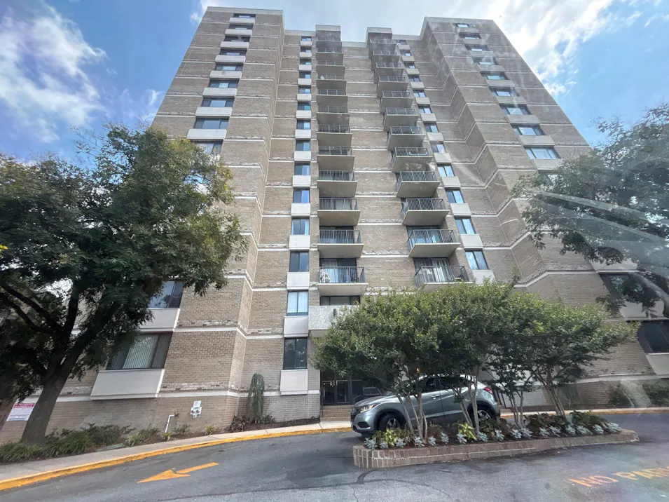 118 Monroe Street Apt 807 Rockville, MD 20850, Montgomery County