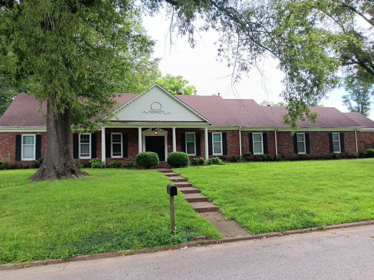 3833 Lakehurst Drive Memphis, TN 38128, Shelby County