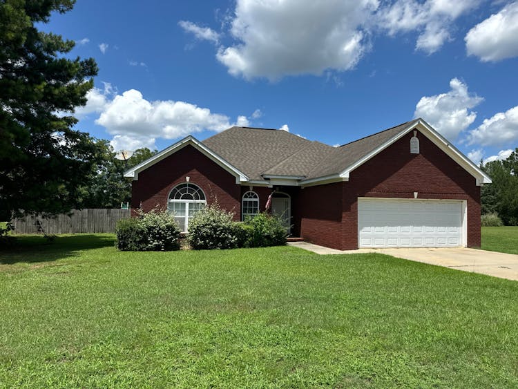 127 Covenant Drive Kinsey, AL 36303, Houston County