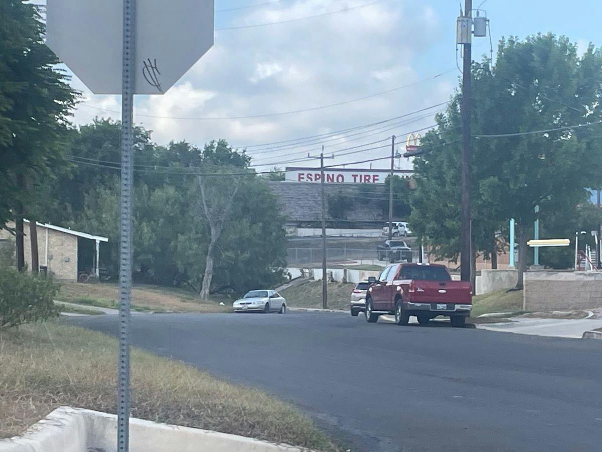 Sprucewood Ln, San Antonio, TX 78216