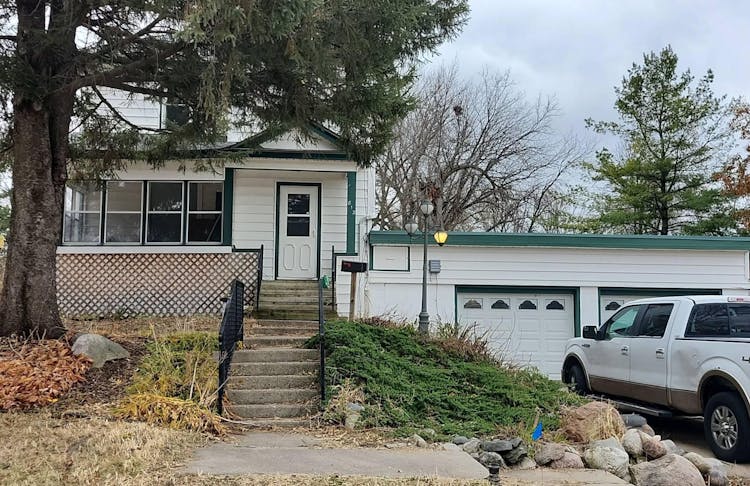 812 4th Avenue SE Waseca, MN 56093, Waseca County