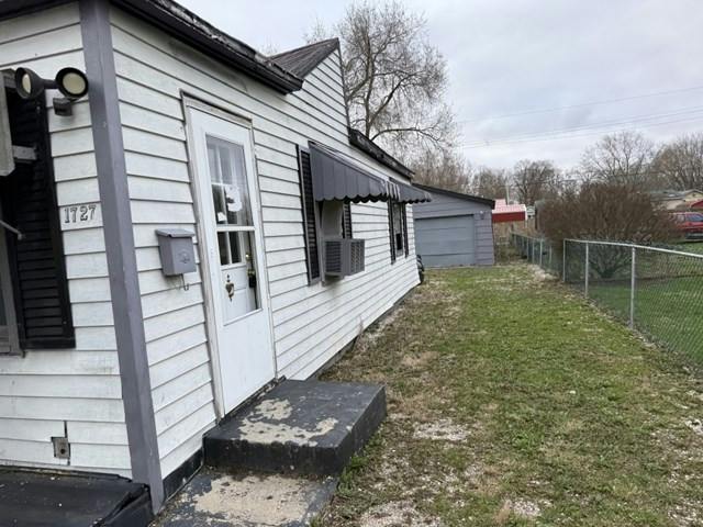 10th St, Marion, IN 46953