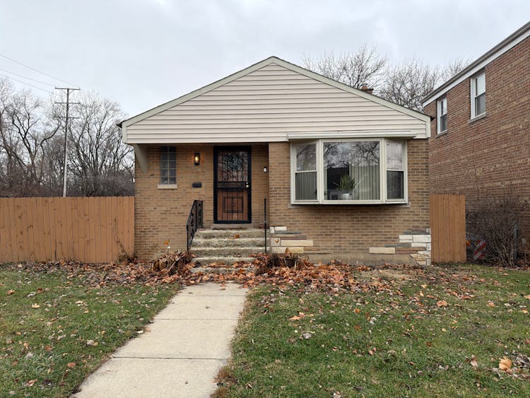 7354 S Albany Ave Chicago, IL 60629, Cook County