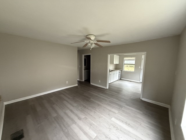 1141 Lake Shore Blvd photo 9