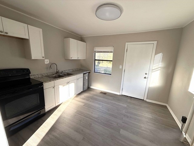 1141 Lake Shore Blvd photo 6