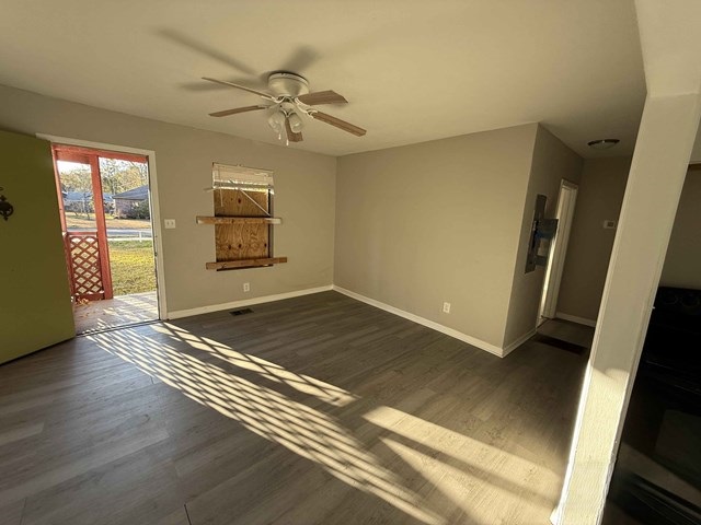 1141 Lake Shore Blvd photo 8