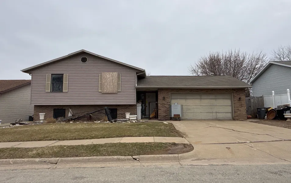 1646 Amy Ct Dubuque, IA 52002, Dubuque County