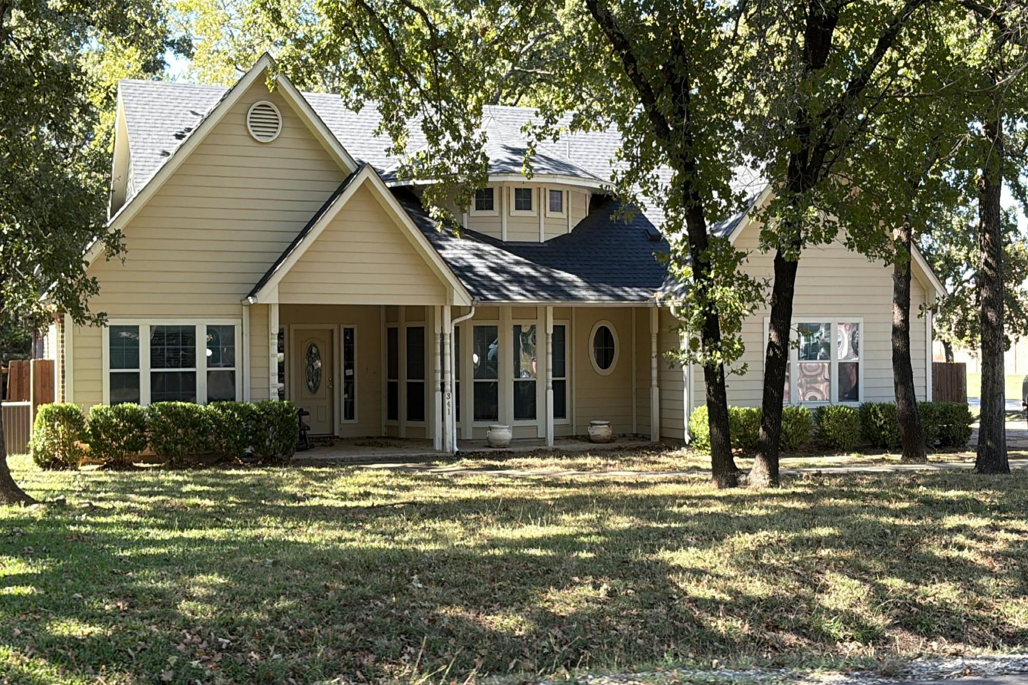 Ash Ave, Azle, TX 76020