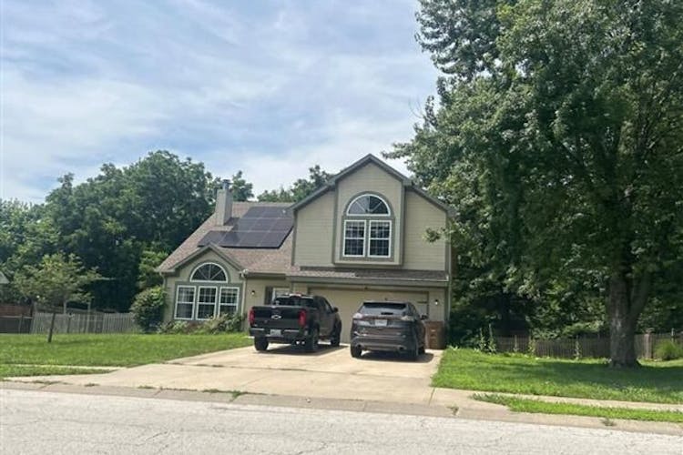 212 S Huntsman Blvd Raymore, MO 64083, Cass County