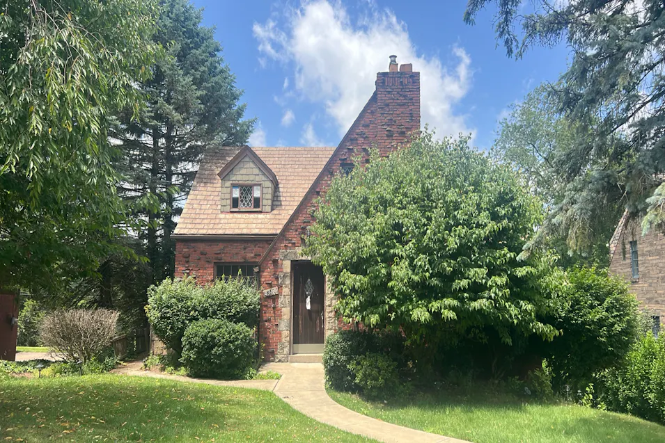 4384 Colonial Park Dr Pittsburgh, PA 15227, Allegheny County