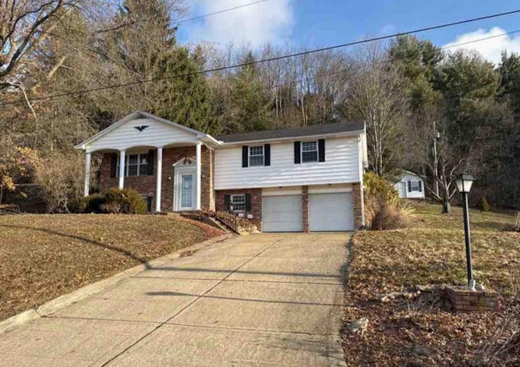 208 Ridgewood Blvd Minerva, OH 44657, Stark County