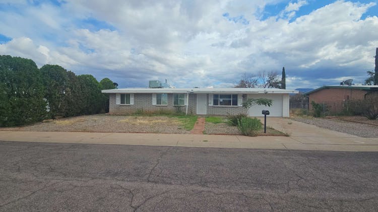 3832 Blackbird Dr Sierra Vista, AZ 85635, Cochise County