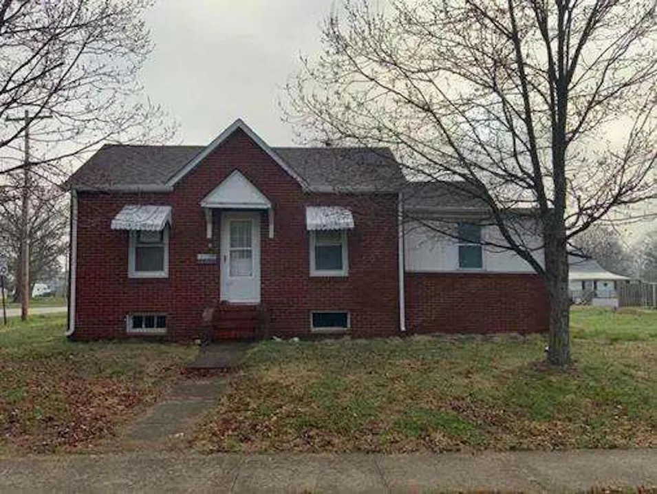 800 S Van Buren St Litchfield, IL 62056, Montgomery County