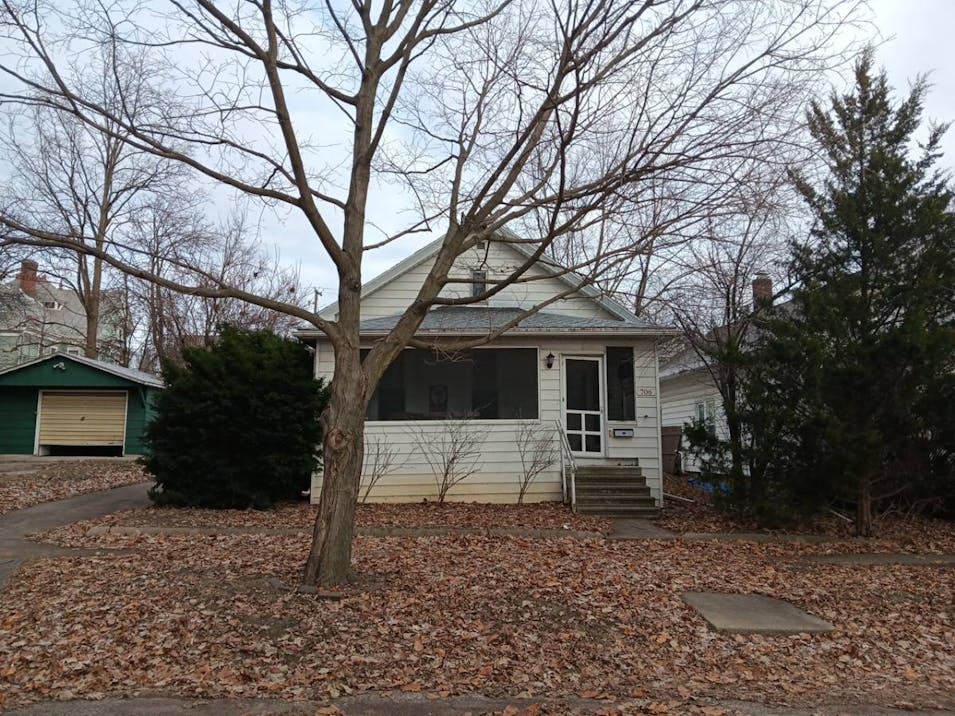 706 E Olive St Bloomington, IL 61701, McLean County